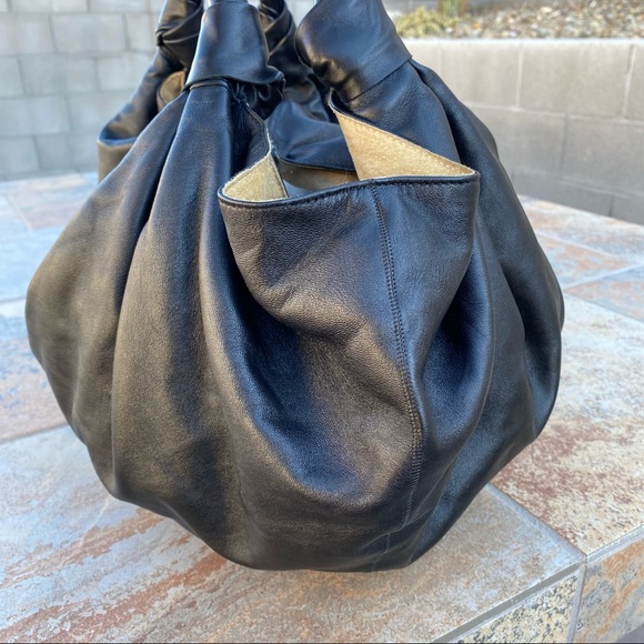 The Row Black Leather Slouchy Shoulder Bag - Picture 7 of 13